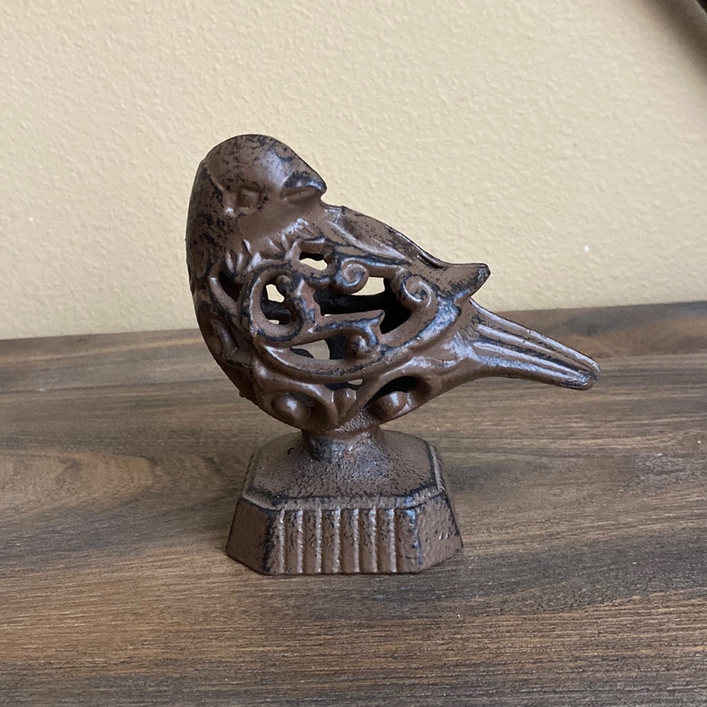 Metal bird decor 🦢